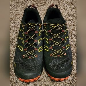 Mens La Sportiva athletic shoes - size 9